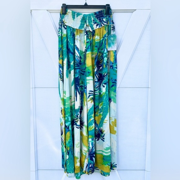 True Destinations Pants - True Destinations Tropical Print Wide Leg Pants 🏝️
